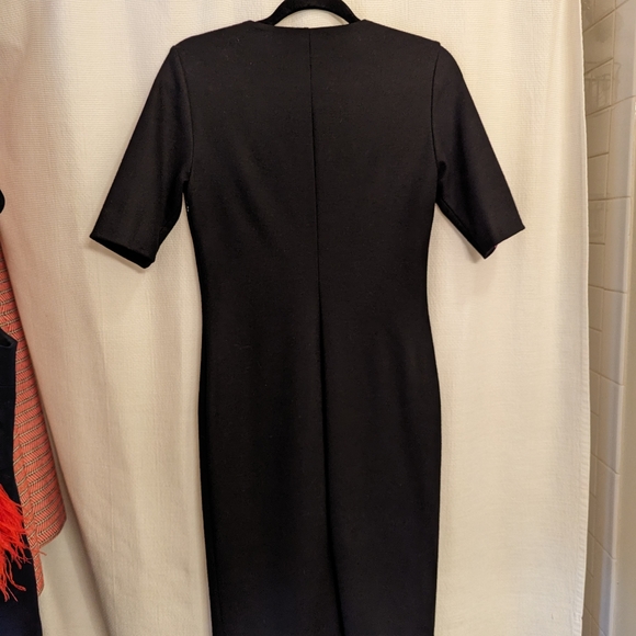 DVF - Picture 3 of 5